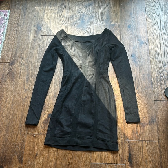 I am selling a Diane Von Furstenberg for half the price i got it for - Picture 2 of 3